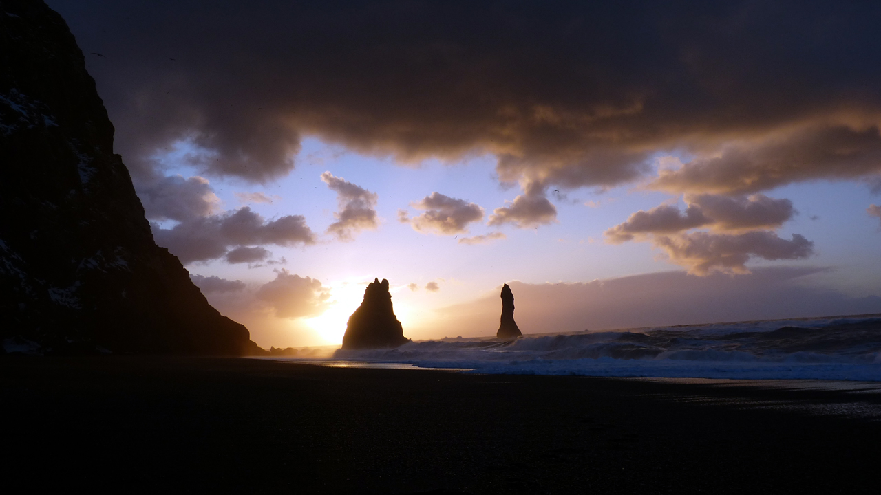 025 Reynisfjara [Black Beach].JPG