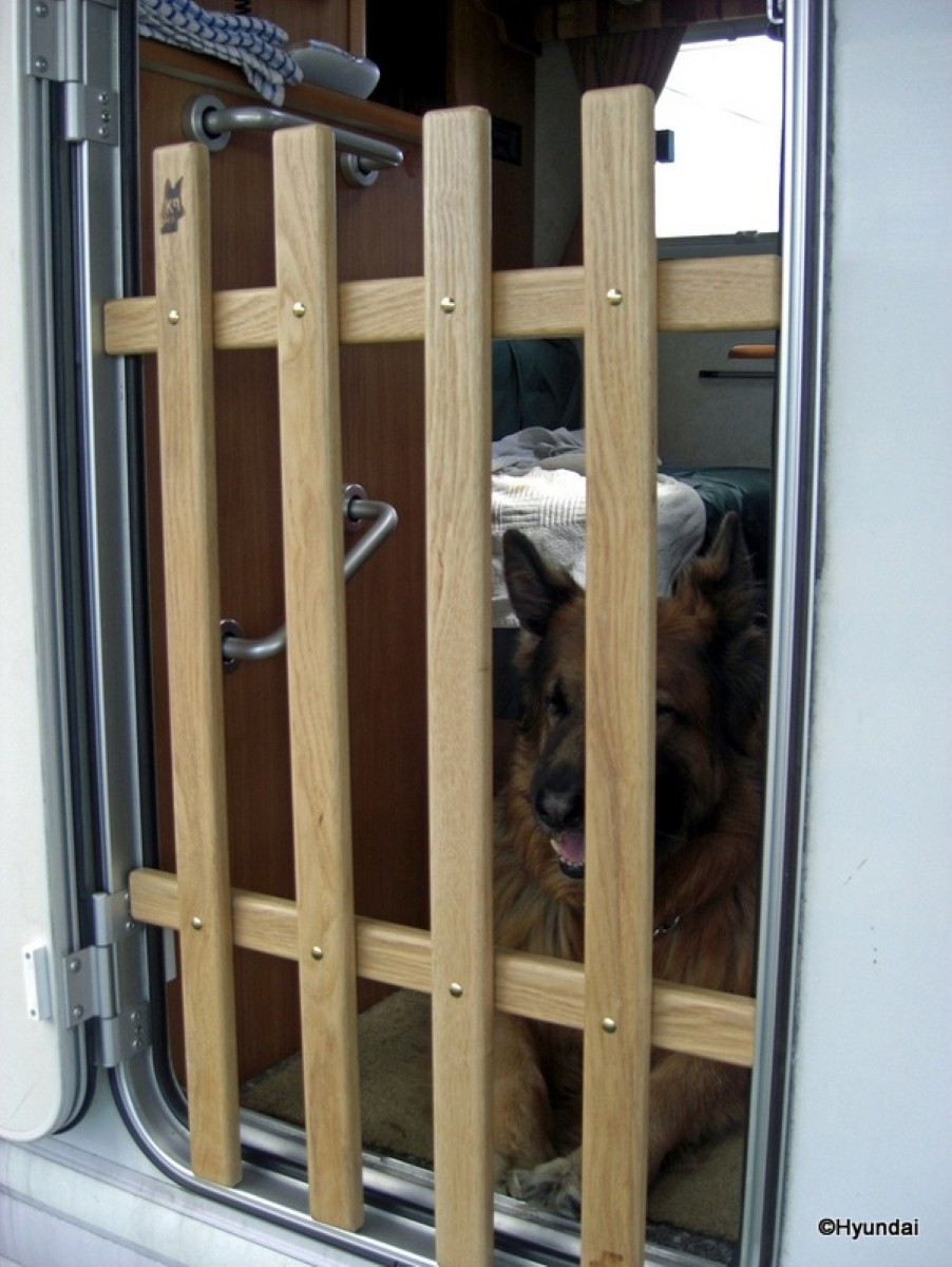 Lindam dog gate best sale