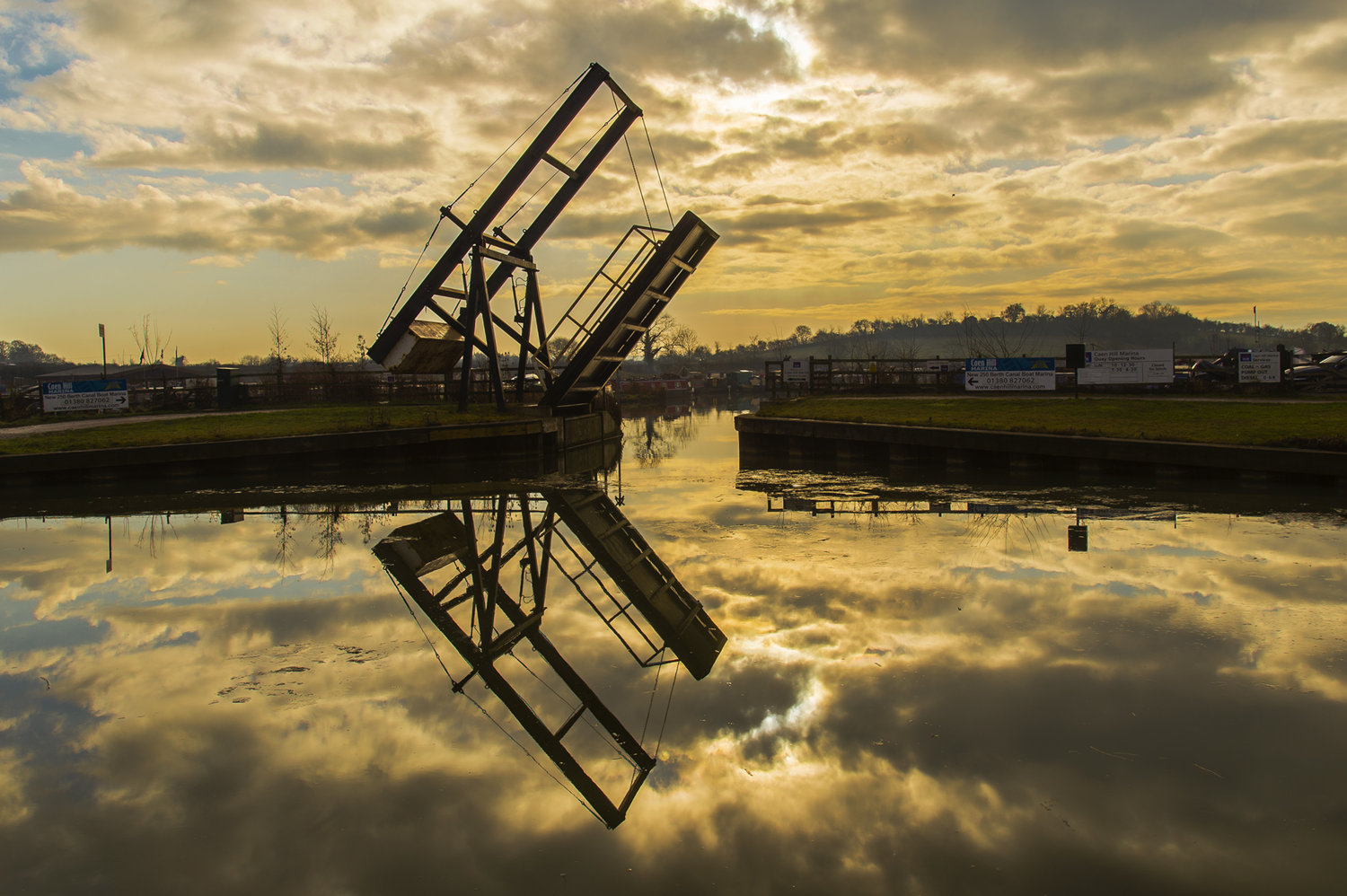 a Caen marina HDR 1.jpg