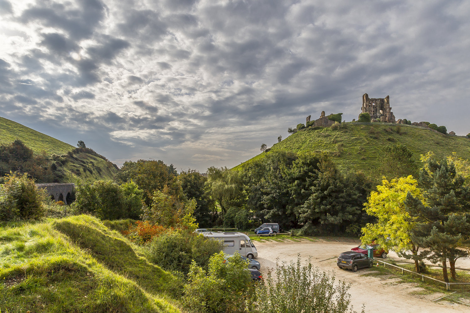 a Humberto at Corfe castle 1920 a.jpg