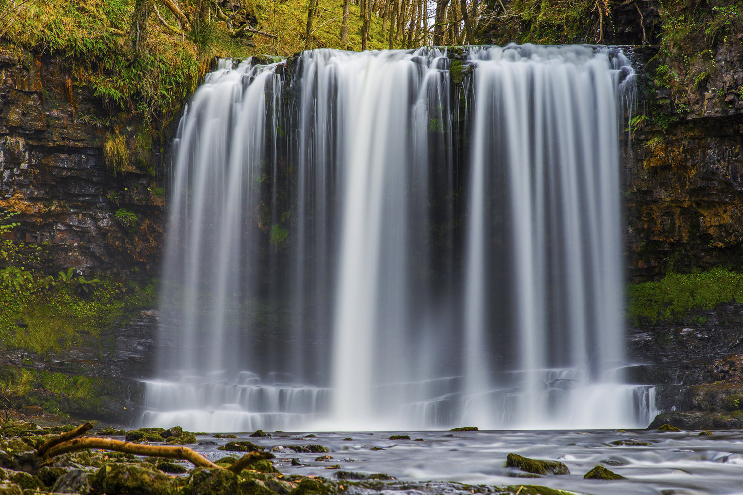 a Waterfall - Sgwd yr Eira a 1920.jpg