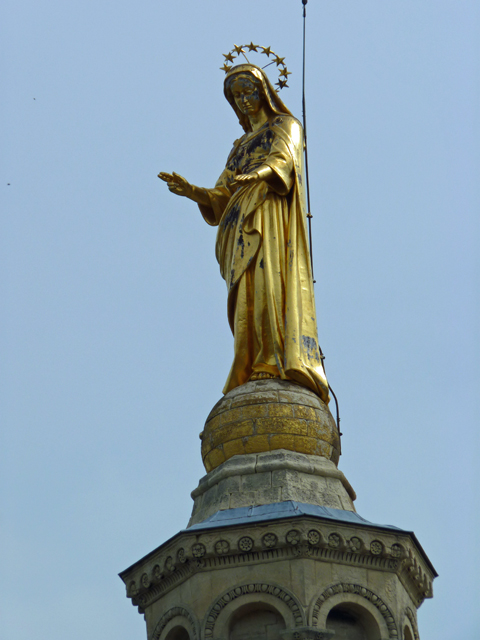 Avignon - Statue.jpg