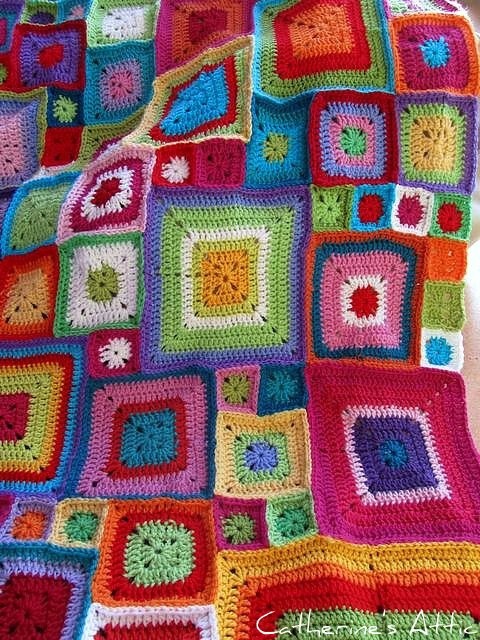 b580c3e399cd79adcd936cf314047c76--kaffe-fassett-knitting-granny-square-patterns.jpg