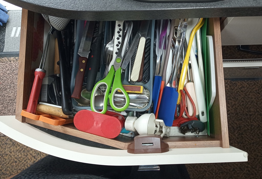 Cutlery drawer.jpg