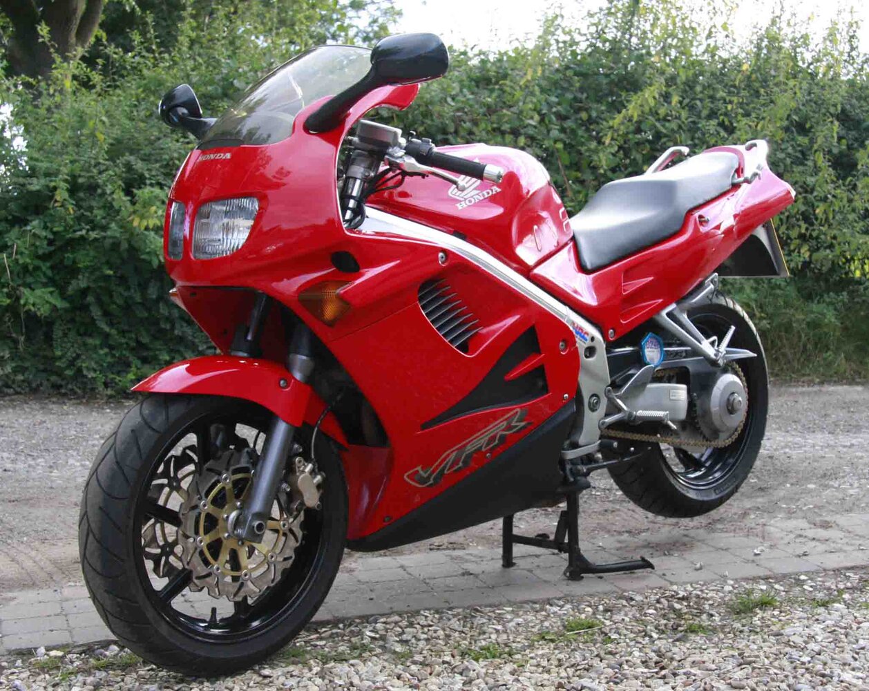 Honda VFR750FR.jpg