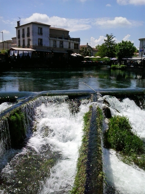 L'Isle-sur-Sorgue Cascade 2.jpg