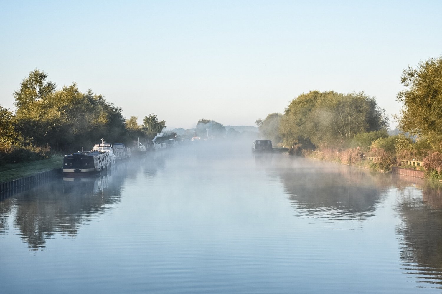 Misty Slimbridge canal.jpg