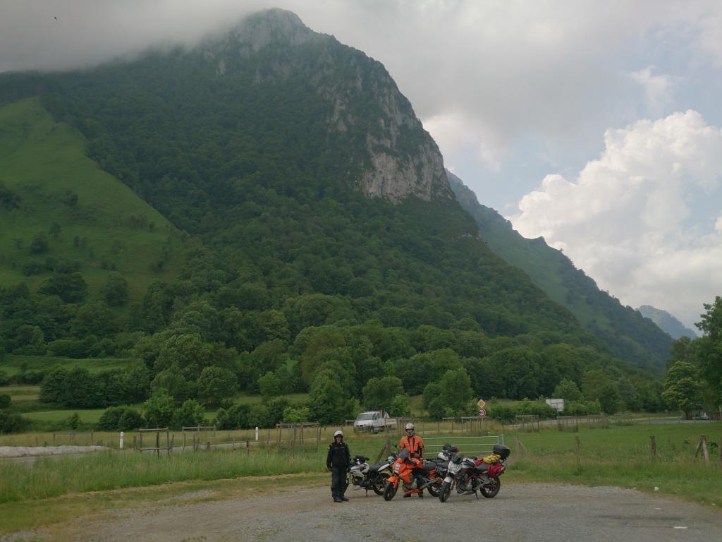 Pyrenees foothills.jpg