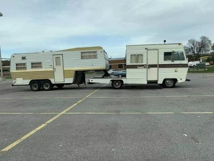 RV Caravan.jpg