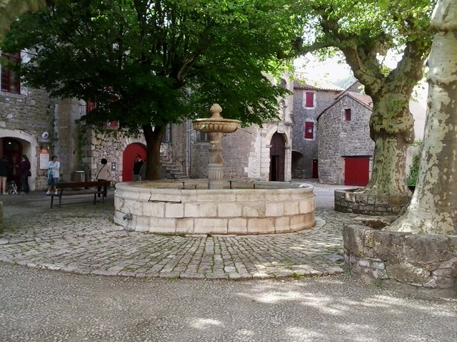 St-Eulalie-sur-Cernon Square.jpg