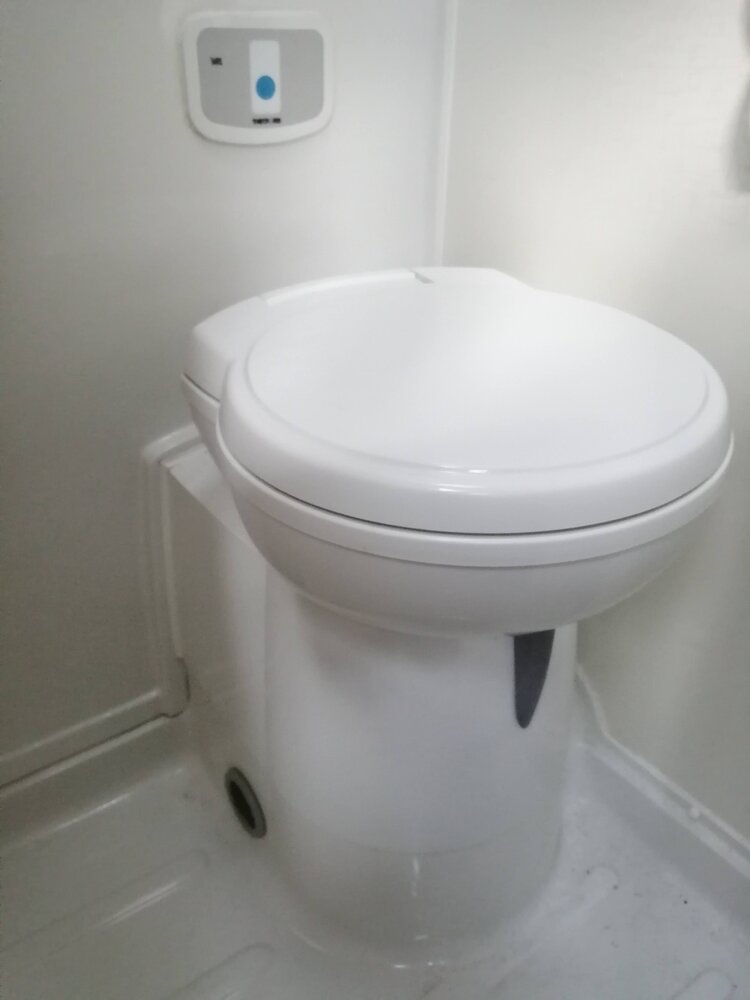 toilet.jpg