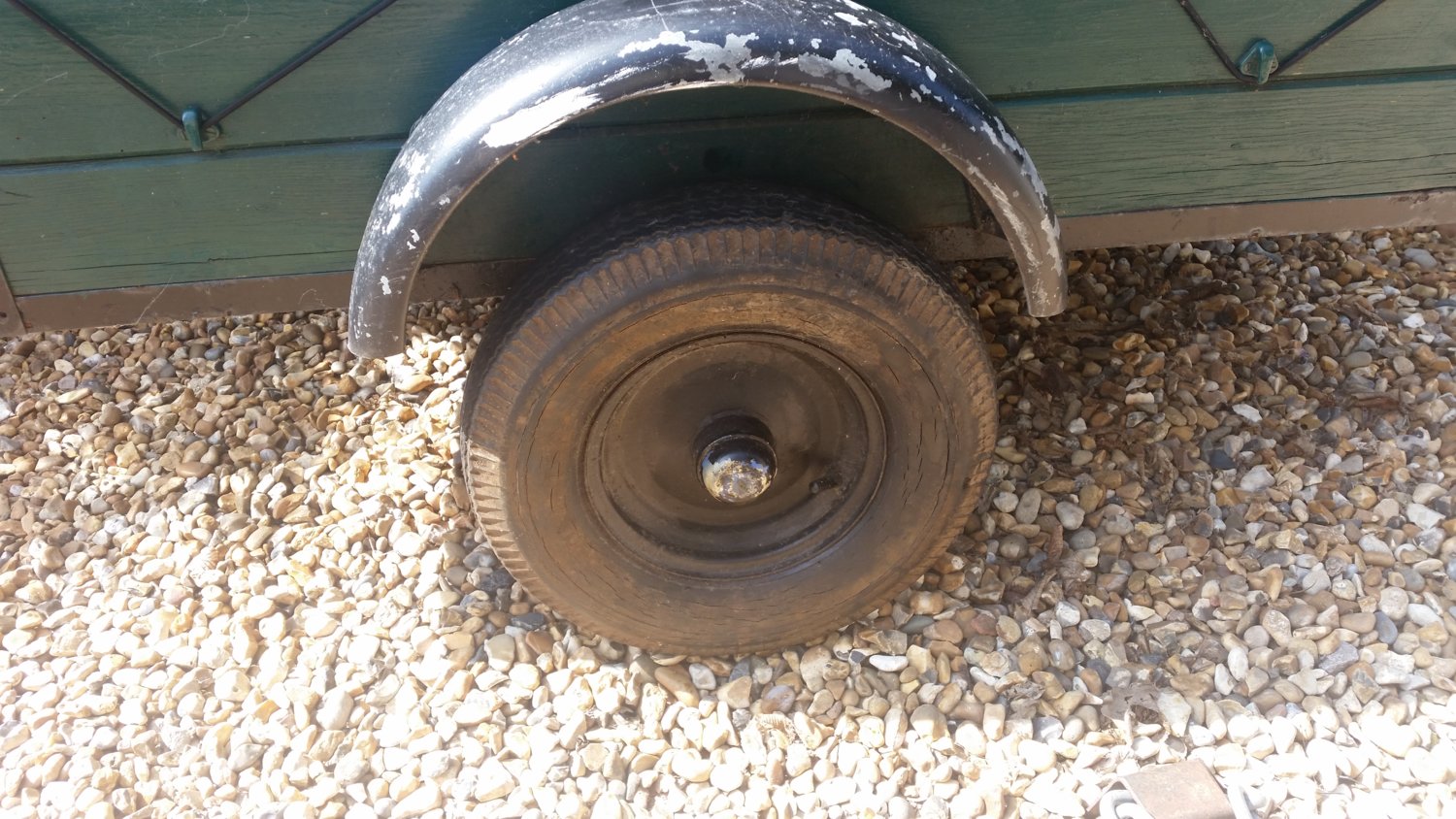 trailer wheel.jpg