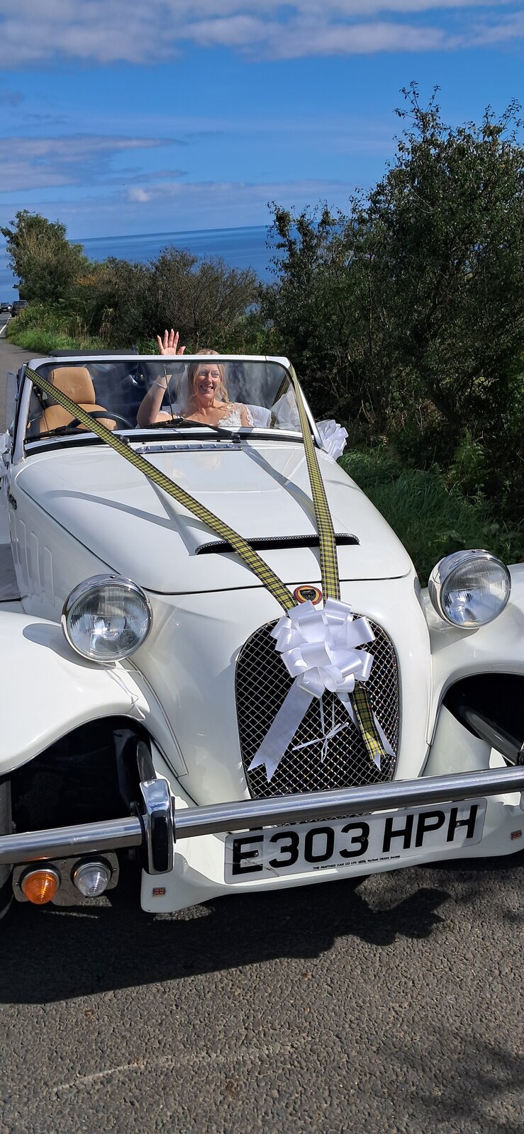 wedding car.jpg