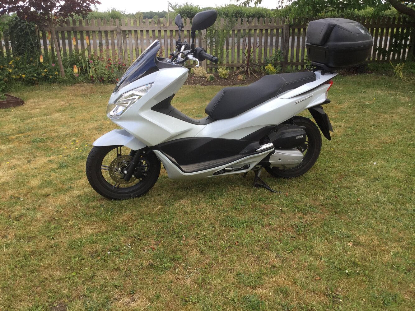 Honda 125 scooter | MotorhomeFun | The Motorhome Support and Social Network