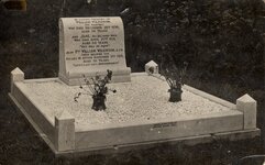 1960 - Wilkinson Grave~2.jpg